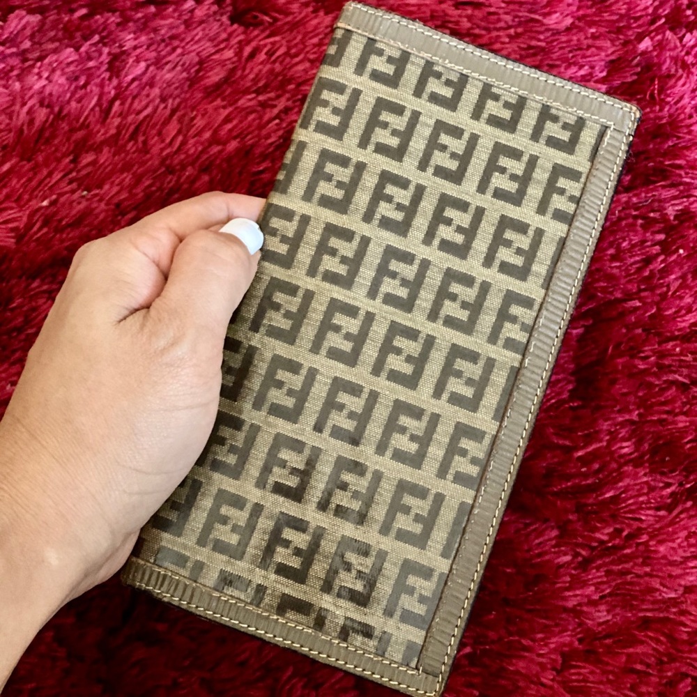 VINTAGE FENDI WALLET